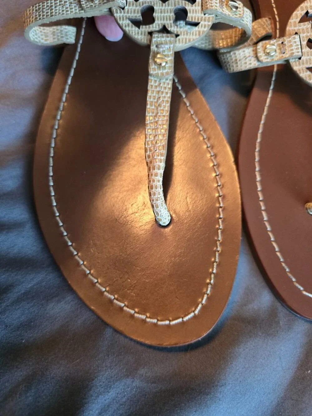 Tory Burch Miller Sandal – Beige Embossed Leather Logo Thong Sandals – Size 10